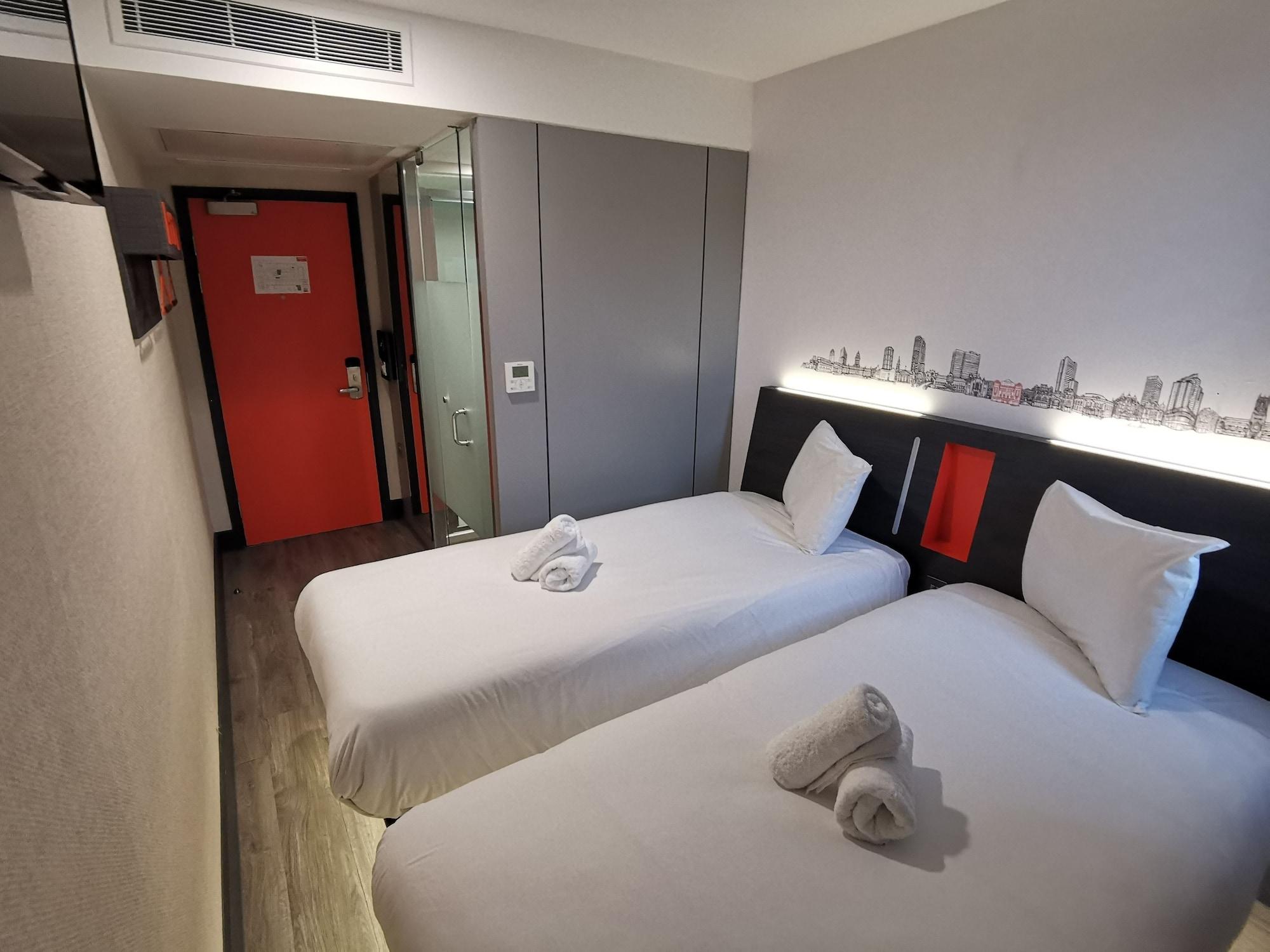 Easyhotel Leeds Leeds  Exterior foto