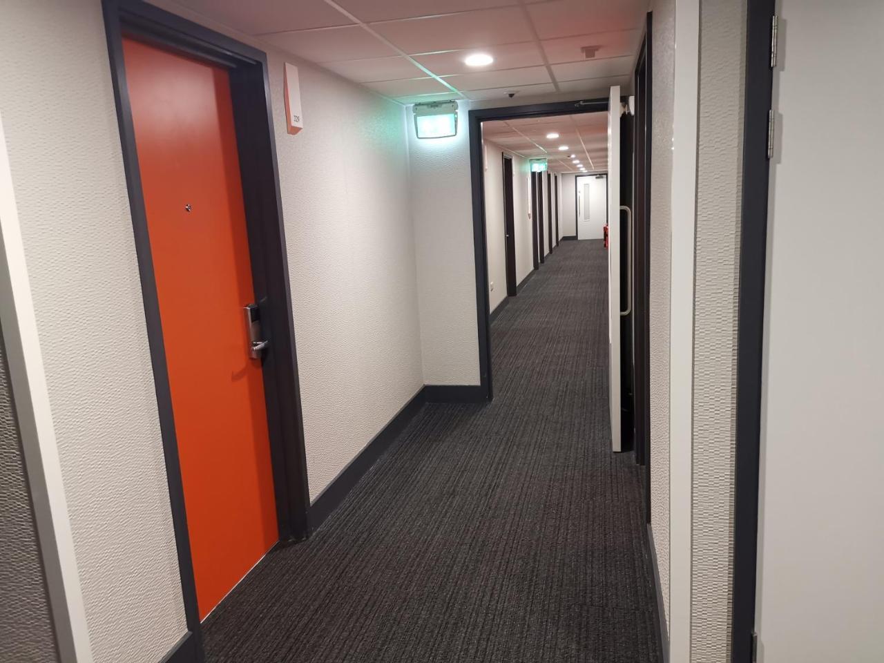 Easyhotel Leeds Leeds  Exterior foto